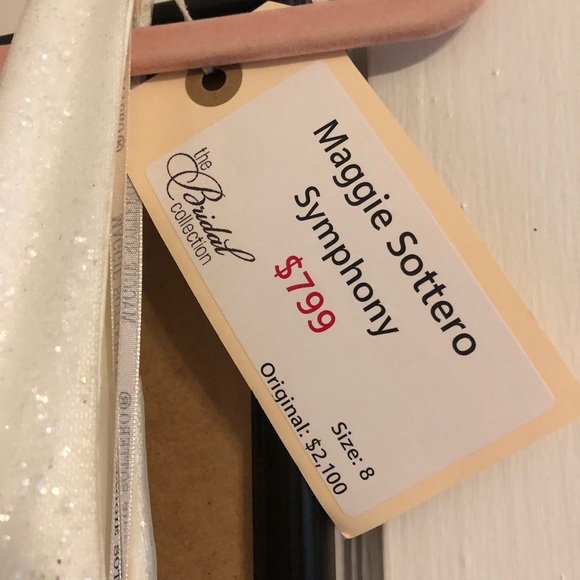 Maggie Sottero Symphony sparkly sample gown with pockets - Picture 5 of 12